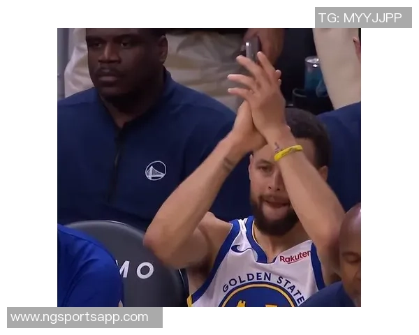 科尔透露库里缺席训练但与队友共同观看比赛录像积极参与备战 科尔透露库里缺席训练但与队友共同观看比赛录像积极参与备战