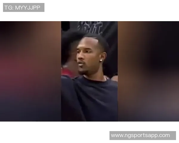 弗莱认为米切尔得分能力超韦德但韦德在综合表现上更胜一筹