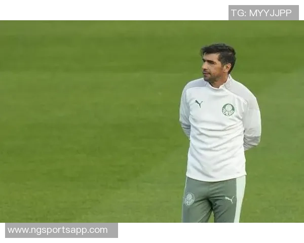 巴西媒体评选21世纪最佳教练费雷拉领衔斯科拉里紧随其后 巴西媒体评选21世纪最佳教练费雷拉领衔斯科拉里紧随其后