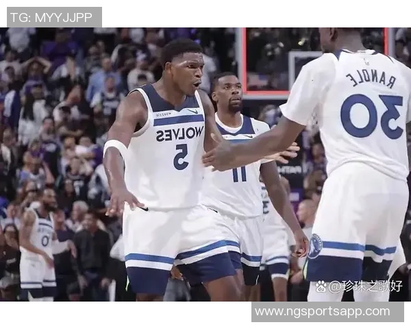 爱德华兹称赞克拉克表现出色称其提升球队整体防守能力 爱德华兹称赞克拉克表现出色称其提升球队整体防守能力